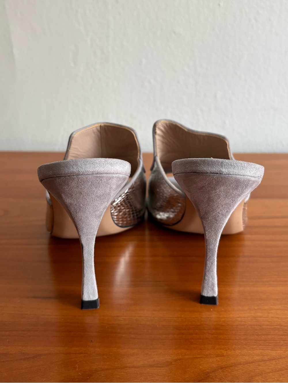 NWOT Stuart Weitzman Vintage silver python-embossed mules - Picture 5 of 14